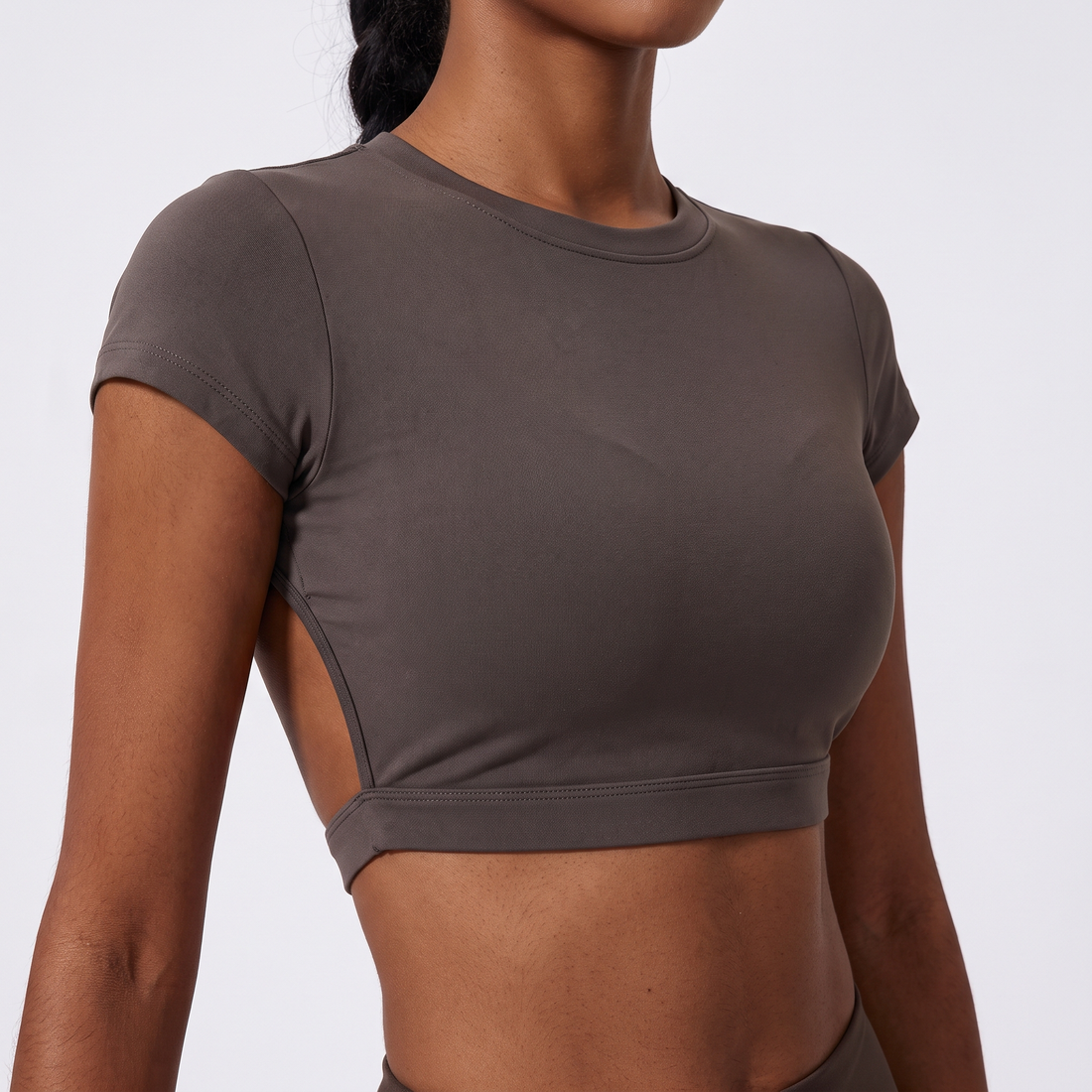 Backless Training Crop Top &ndash; image 2 of 11